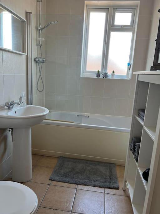 1 Bedroom Flat Sleeps 4 In Abingdon Oxfordshire Экстерьер фото